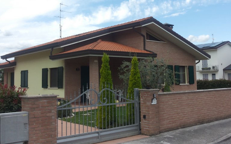 Villetta faccia a vista