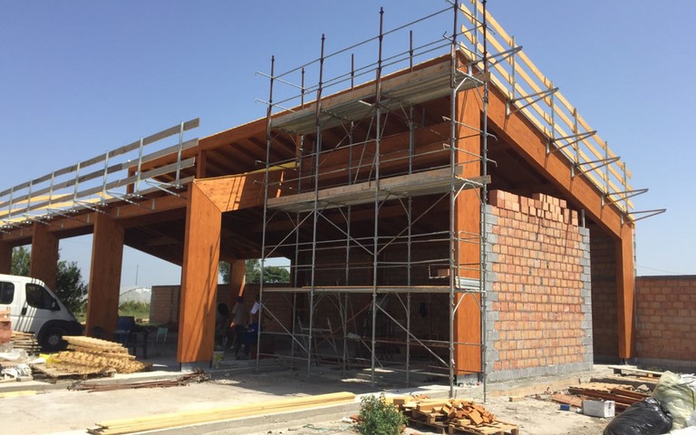 Capannone in legno a Burana